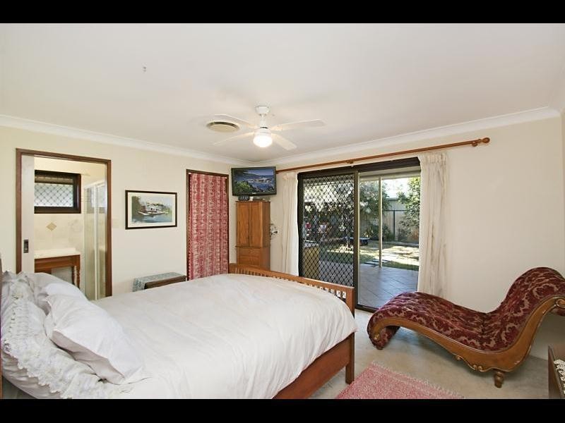 7 Holbrook Way, Elanora QLD 4221