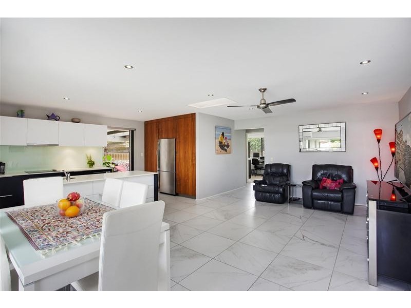 1/81 Tallebudgera Drive, Palm Beach QLD 4221