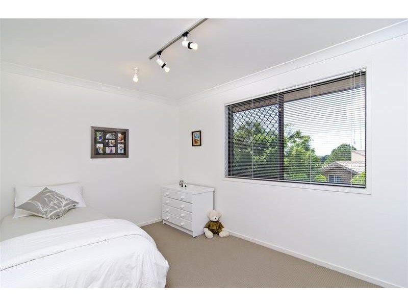 4 Hyden Court, Elanora QLD 4221