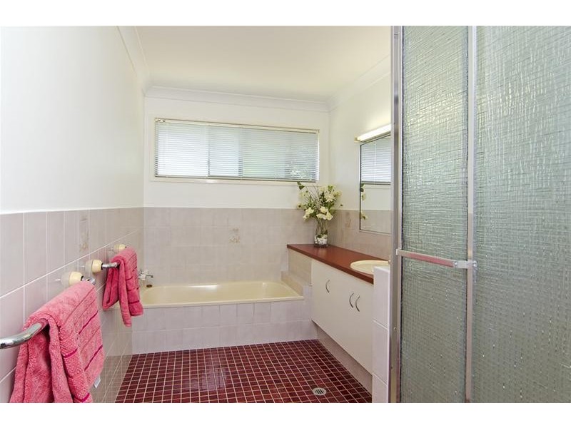 4 Hyden Court, Elanora QLD 4221