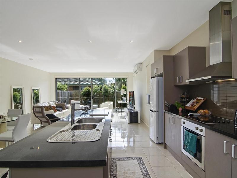 1 & 2/17 Walker Avenue, Palm Beach QLD 4221