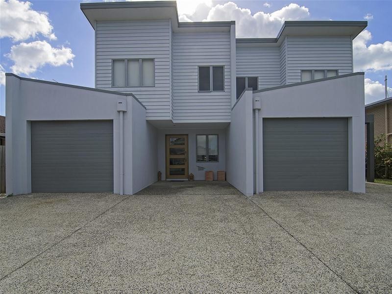 1 & 2/17 Walker Avenue, Palm Beach QLD 4221