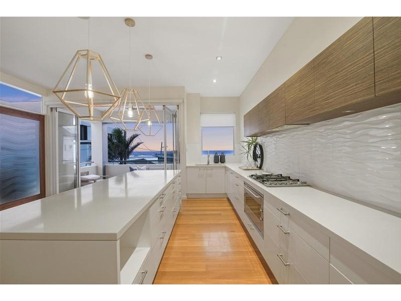 228 Jefferson Lane, Palm Beach QLD 4221