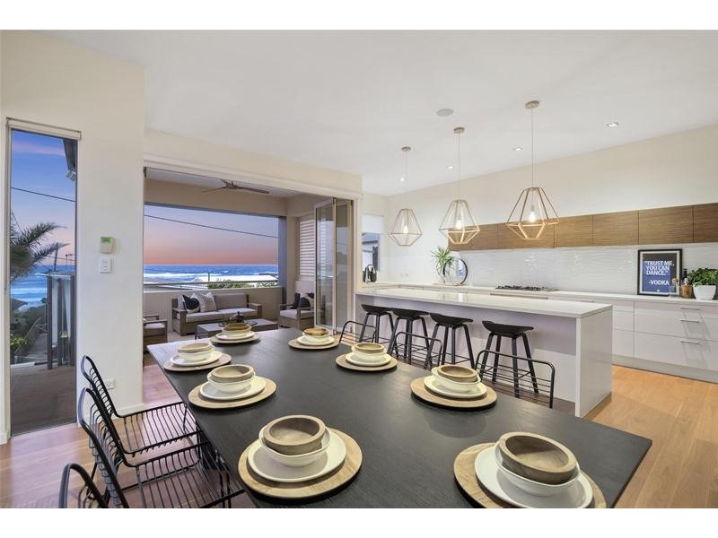 228 Jefferson Lane, Palm Beach QLD 4221