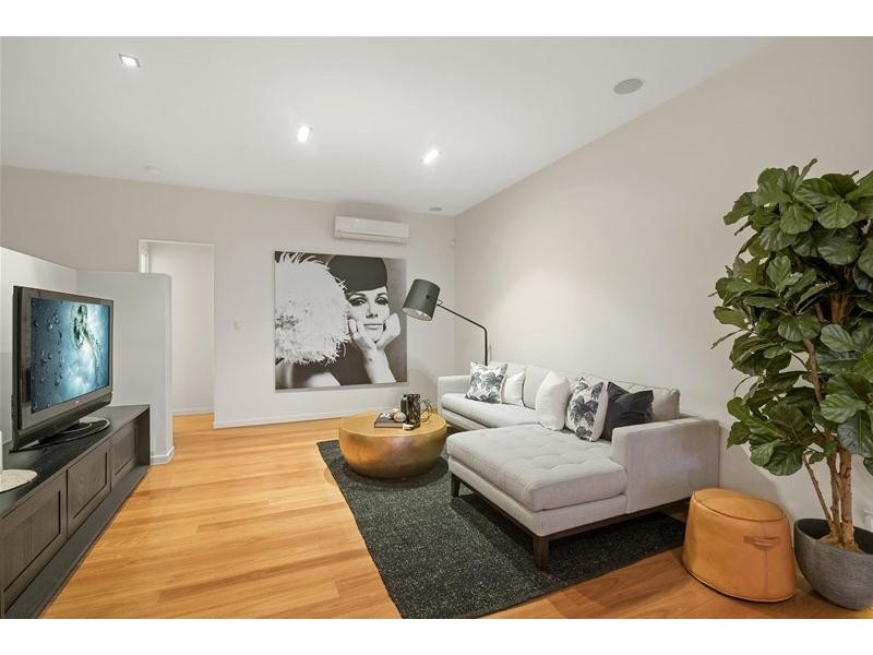 228 Jefferson Lane, Palm Beach QLD 4221