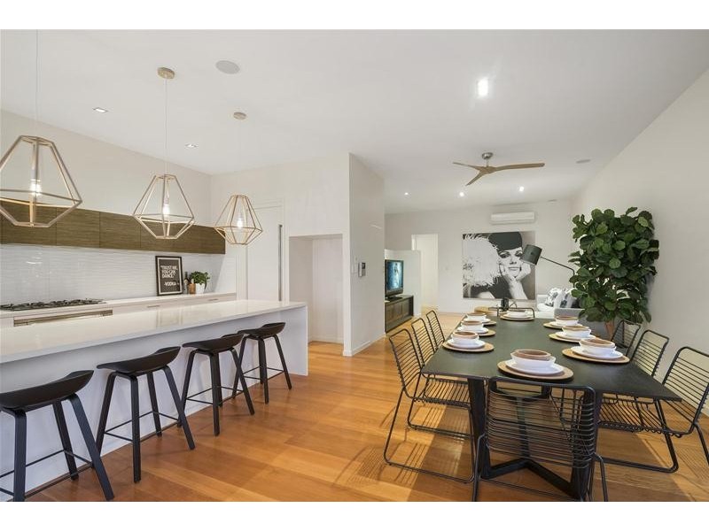 228 Jefferson Lane, Palm Beach QLD 4221