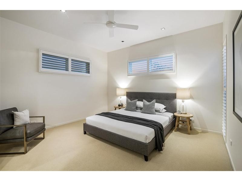 228 Jefferson Lane, Palm Beach QLD 4221