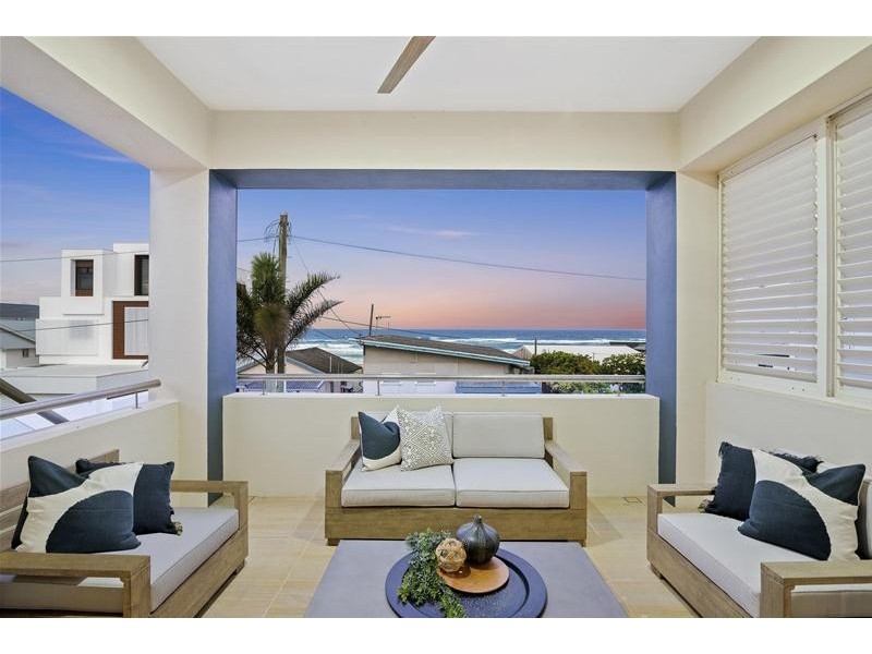 228 Jefferson Lane, Palm Beach QLD 4221