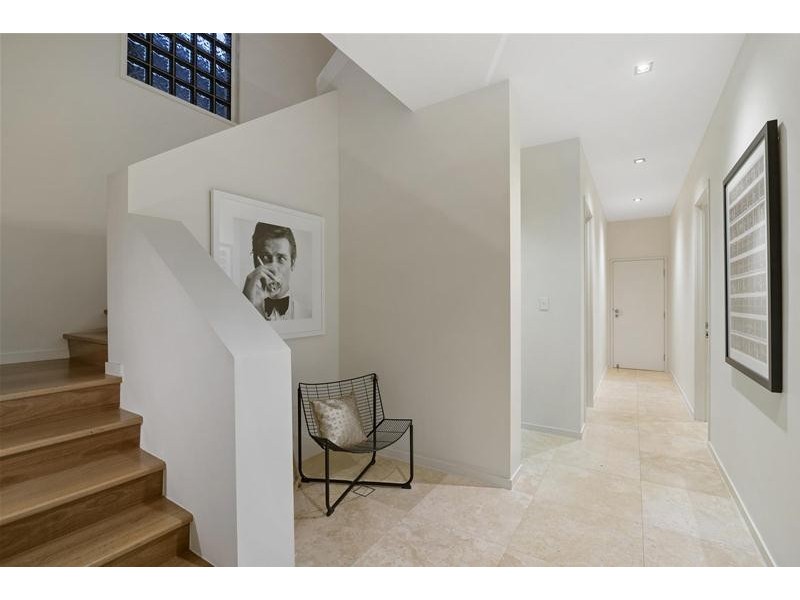 228 Jefferson Lane, Palm Beach QLD 4221