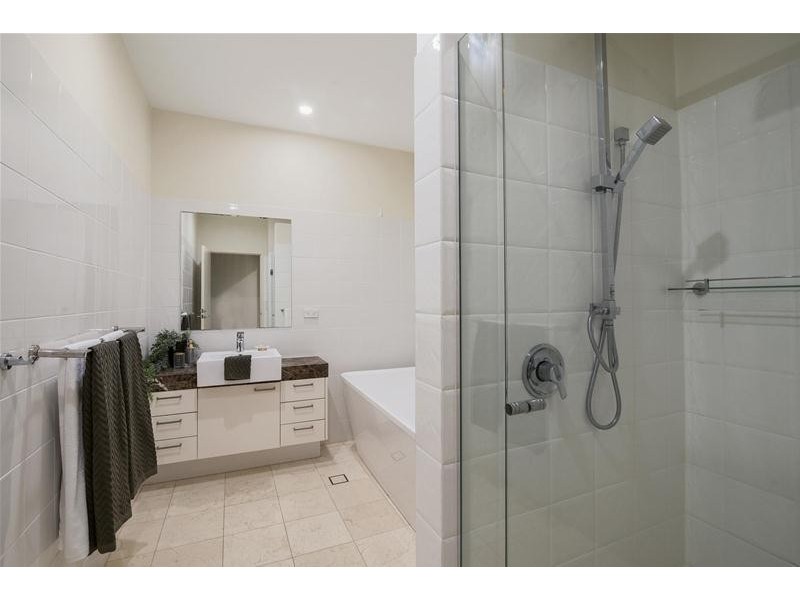 228 Jefferson Lane, Palm Beach QLD 4221