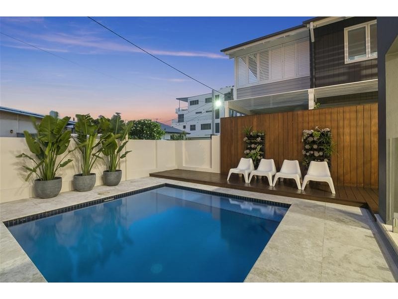 228 Jefferson Lane, Palm Beach QLD 4221