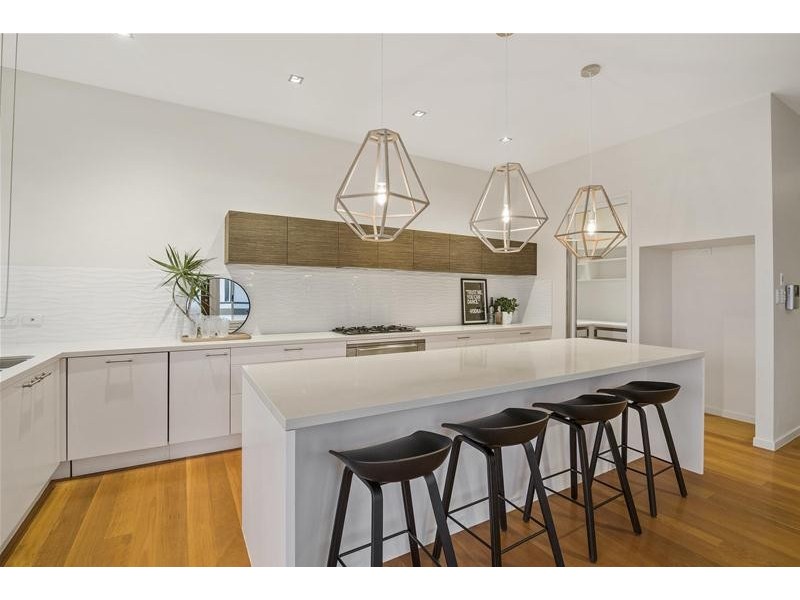 228 Jefferson Lane, Palm Beach QLD 4221