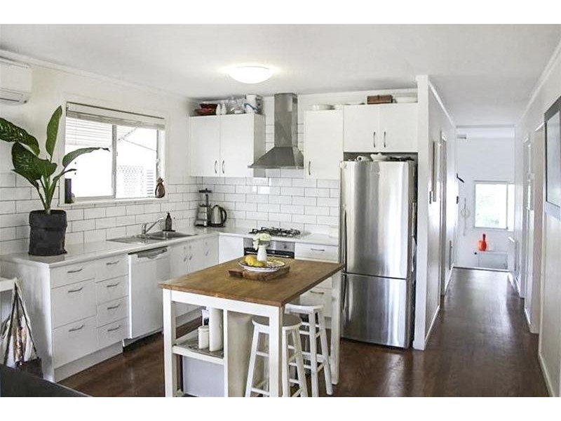 32 Sixth Avenue, Palm Beach QLD 4221