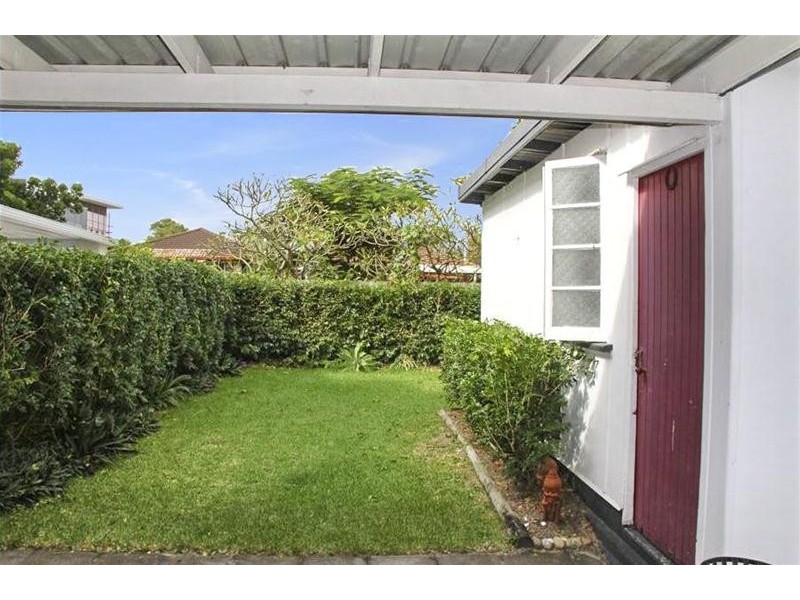 32 Sixth Avenue, Palm Beach QLD 4221