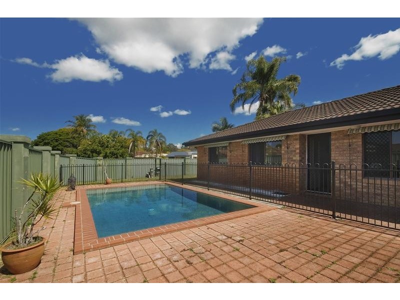 12 Ling Place, Palm Beach QLD 4221