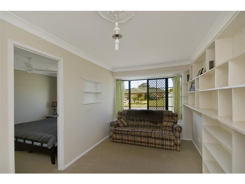 12 Ling Place, Palm Beach QLD 4221