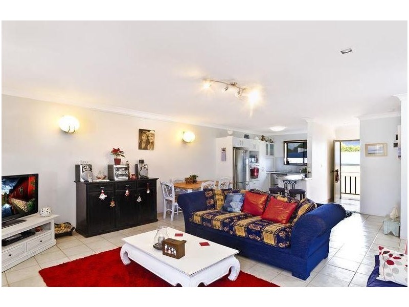 6/10 Tenth Avenue, Palm Beach QLD 4221