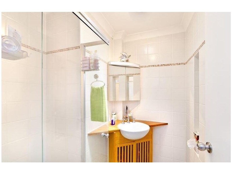 6/10 Tenth Avenue, Palm Beach QLD 4221