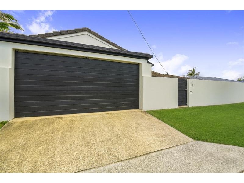 201 Mallawa Drive, Palm Beach QLD 4221