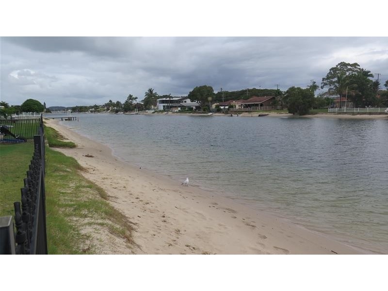 52 Parnki Parade, Palm Beach QLD 4221