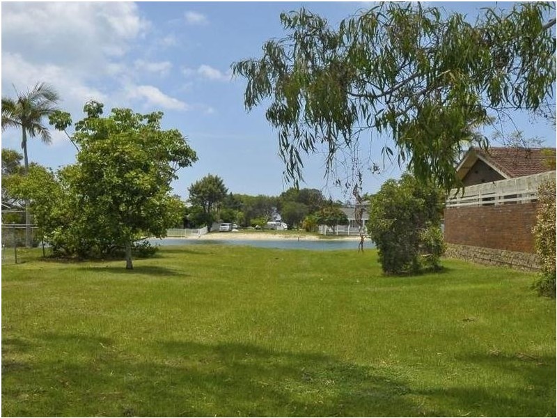 57 Mallawa Drive, Palm Beach QLD 4221