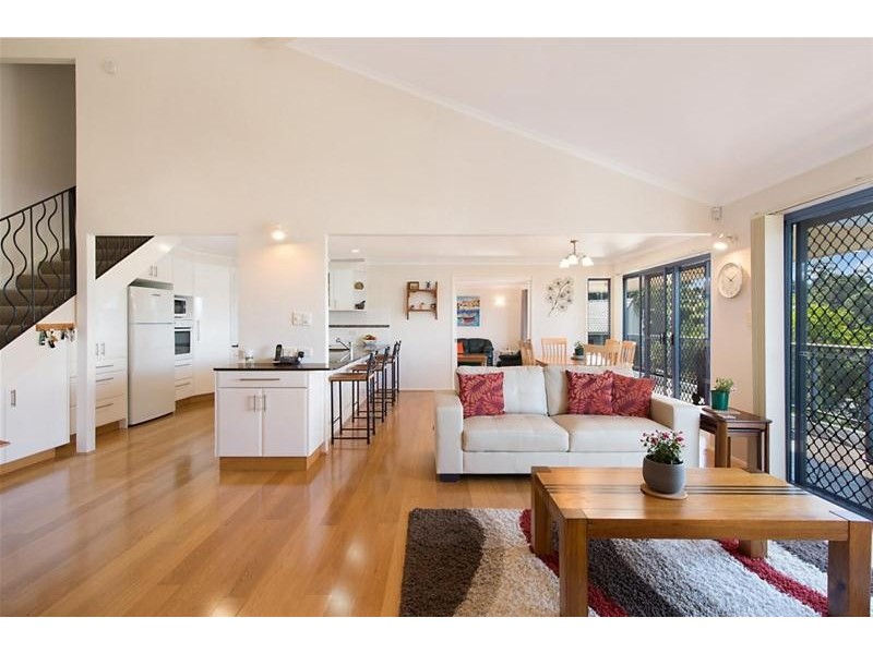 1 Chidlow Court, Elanora QLD 4221