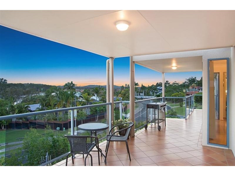 1 Chidlow Court, Elanora QLD 4221