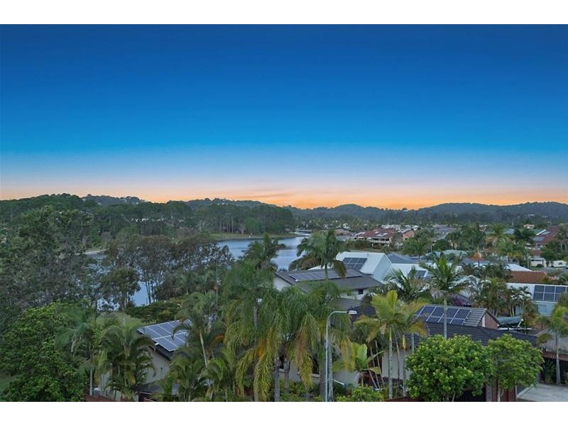 1 Chidlow Court, Elanora QLD 4221