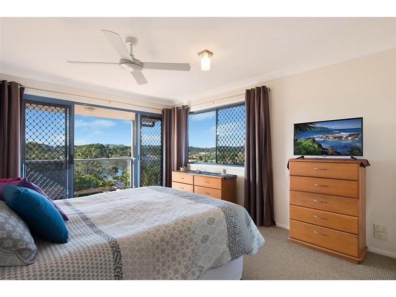 1 Chidlow Court, Elanora QLD 4221