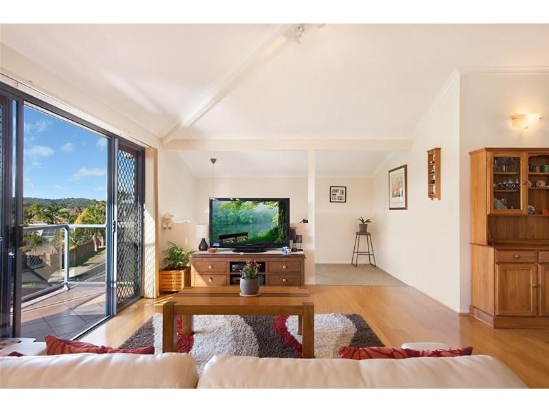 1 Chidlow Court, Elanora QLD 4221