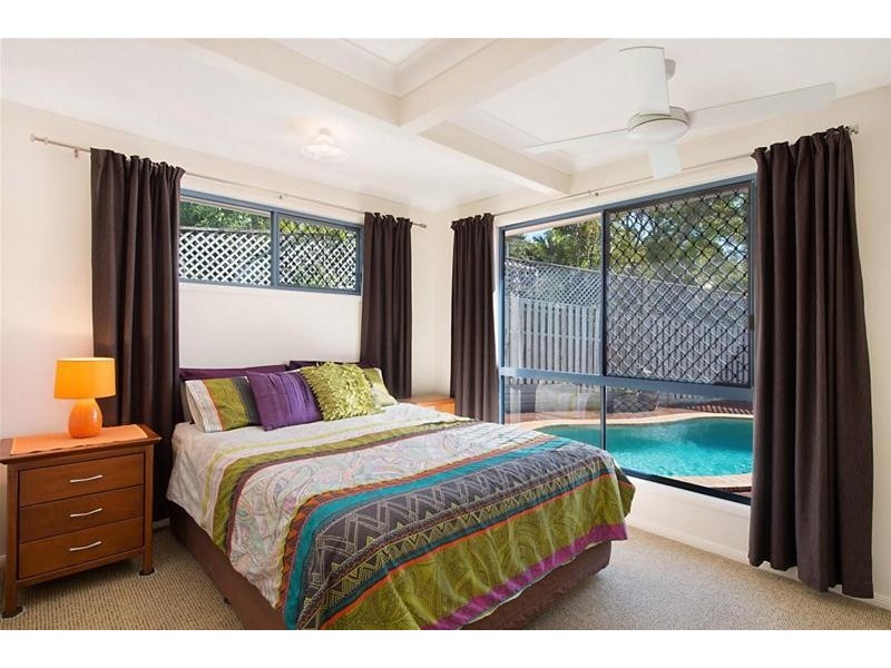 1 Chidlow Court, Elanora QLD 4221