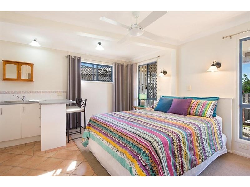 1 Chidlow Court, Elanora QLD 4221