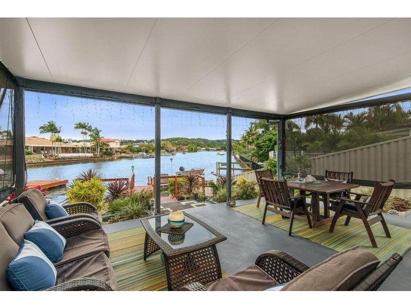 2 Harris Court, Currumbin Waters QLD 4223