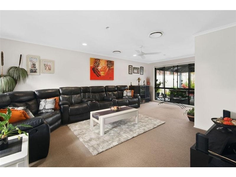 2 Harris Court, Currumbin Waters QLD 4223