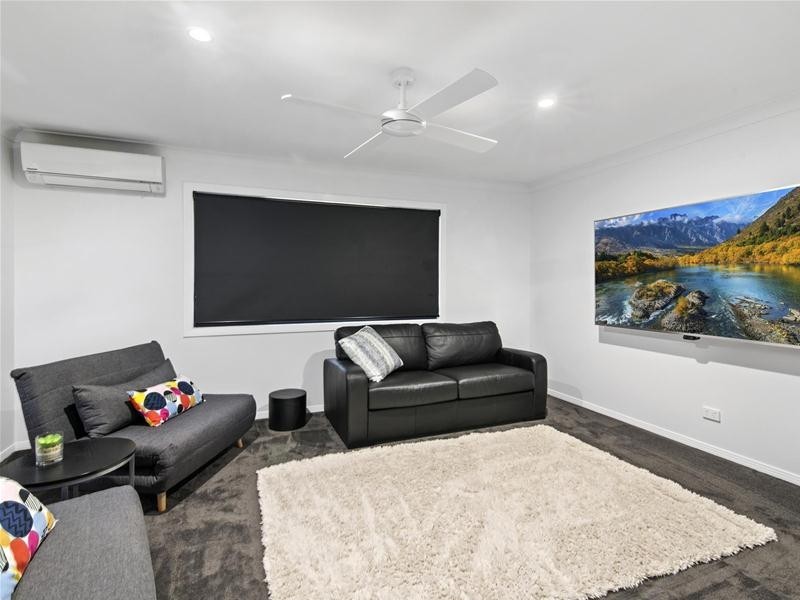 2/52 Tallebudgera Drive, Palm Beach QLD 4221