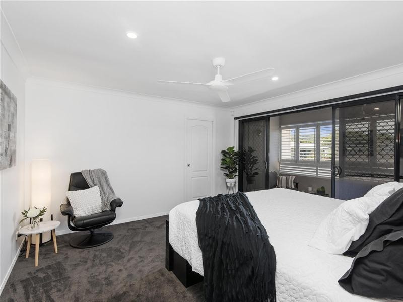 2/52 Tallebudgera Drive, Palm Beach QLD 4221