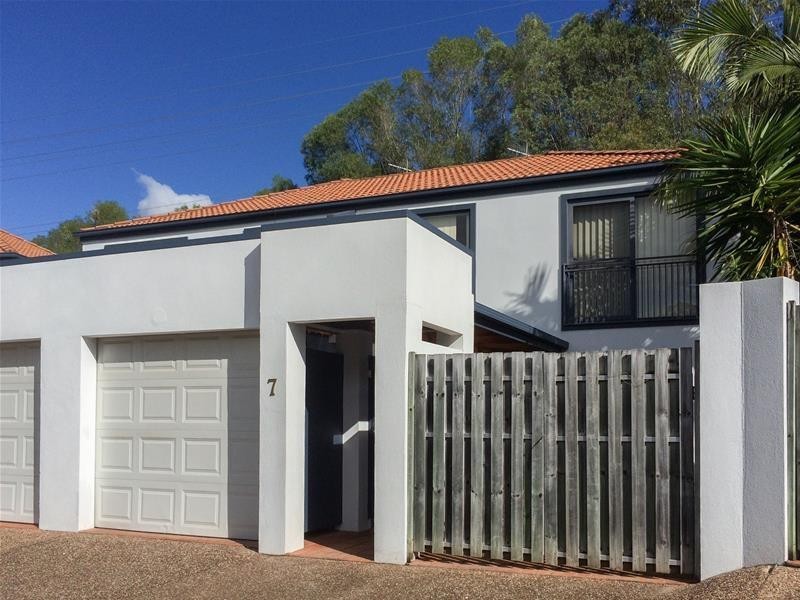 7/2 Karri Court, Burleigh Heads QLD 4220