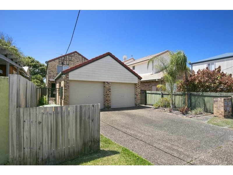 2/27 Twenty Fourth Avenue, Palm Beach QLD 4221