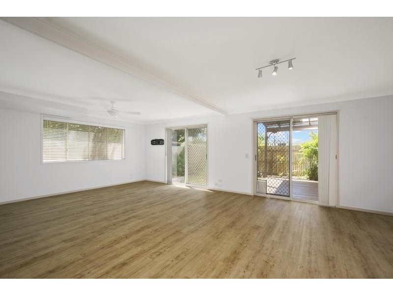 2/27 Twenty Fourth Avenue, Palm Beach QLD 4221