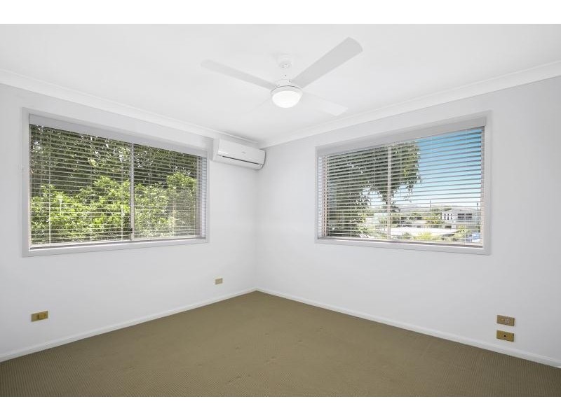 2/27 Twenty Fourth Avenue, Palm Beach QLD 4221