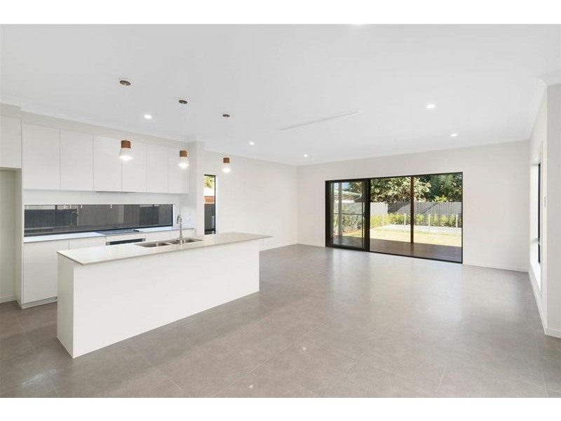 1/33 Boundary  Street, Currumbin Waters QLD 4223