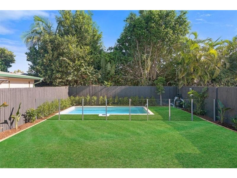 1/33 Boundary  Street, Currumbin Waters QLD 4223