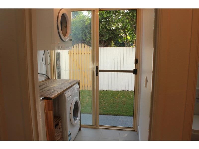 2/70 Palm Beach Avenue, Palm Beach QLD 4221