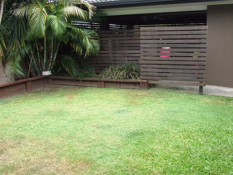 4 Rattan Court, Elanora QLD 4221
