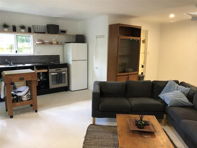 18B Currumbin Creek Road, Currumbin Waters QLD 4223