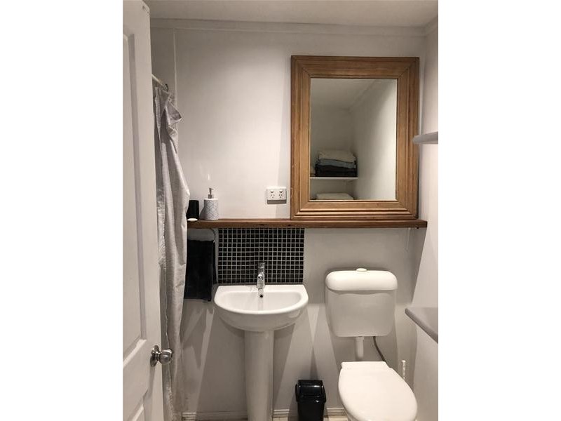 18B Currumbin Creek Road, Currumbin Waters QLD 4223