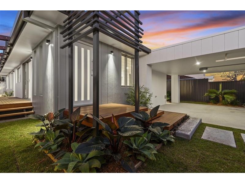 95 Tahiti Avenue, Palm Beach QLD 4221