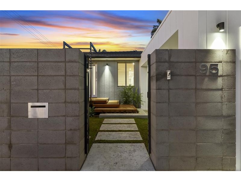 95 Tahiti Avenue, Palm Beach QLD 4221