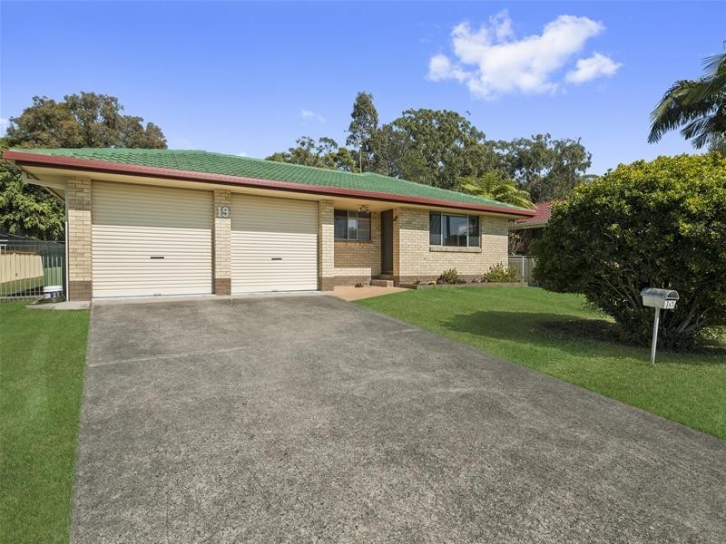 19 Colvillea Court, Palm Beach QLD 4221