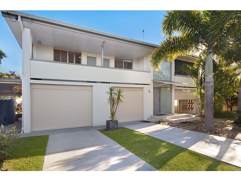 4 Denawen Street, Palm Beach QLD 4221